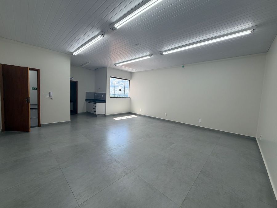 Ponto Comercial - Aluguel - Distrito Industrial Ant�nio Della - Torre - Franca - SP